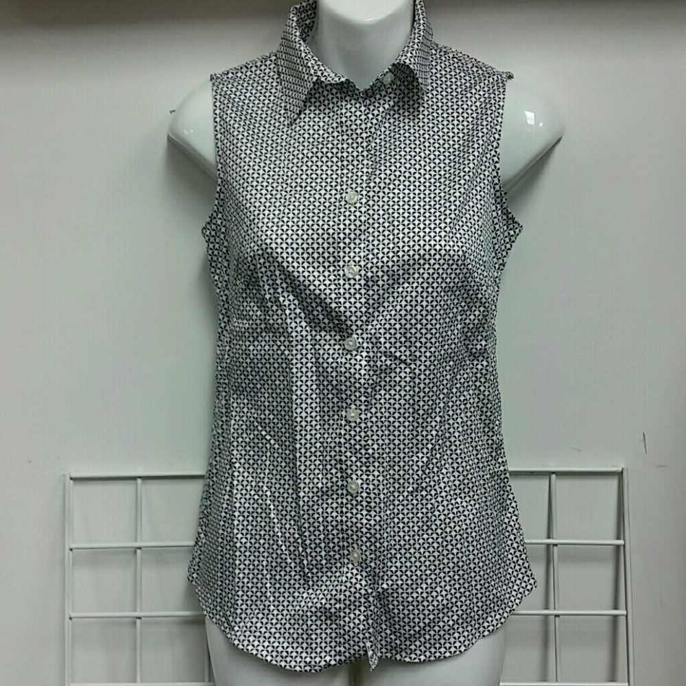 Banana Republic sleeveless button down blouse sz 0 black white career work